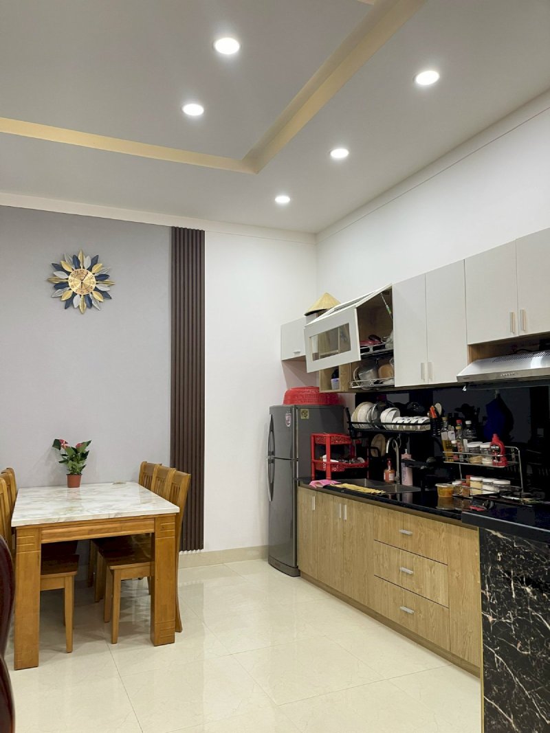 Nhà 1 mê, TC 5*19m, hẻm 175 ymoan, khu dân cư đông đúc, gần Phan Chu Trinh