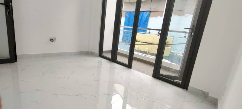 Gấp bán nhà Lê Văn Sỹ 40m2 5 tầng lung linh chỉ nhỉnh 8 tỷ, hẻm xe hơi tung tăng