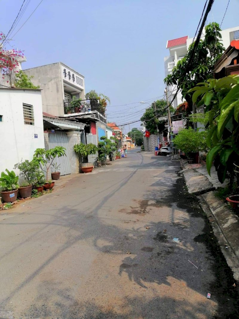 Bán nhà đường 182, Tăng Nhơn Phú A, Q9, cách ngã tư Thủ Đức 3Km, 67m2, 4 lầu, giảm 300tr
