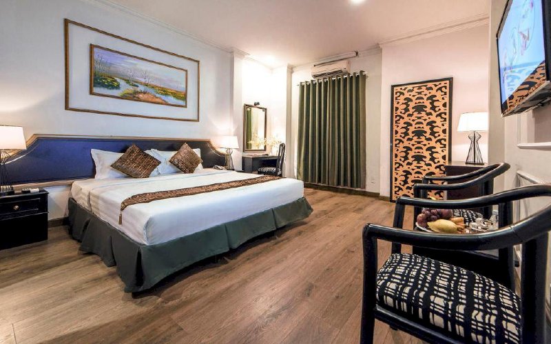 Bán khách sạn 16 phòng tại trung tâm Bãi Cháy khu du lịch tiềm năng giá rẻ hơn CĐT 15%