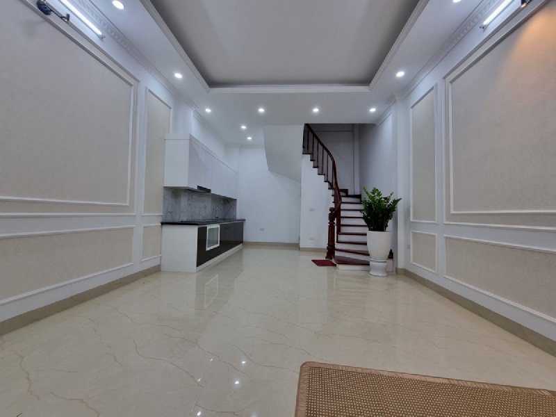 Phố Hoàng Cầu Bán Nhà 6 Tầng, 50m2, 4 ngủ, nhà mới, thang máy