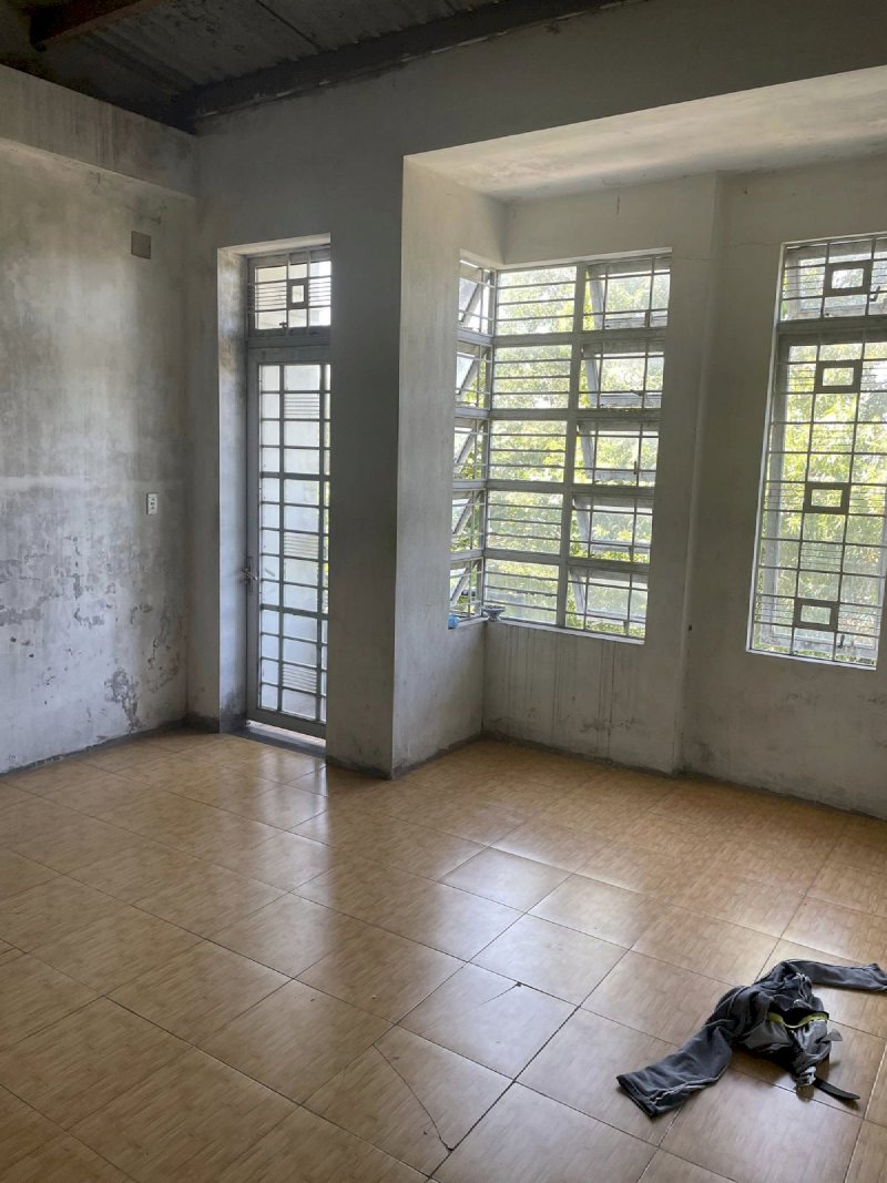 Nhà Mt Ngọc Hồi bờ Kênh, 75m2, 3 tầng, KD