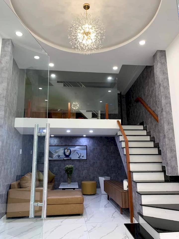 Nhà Mặt tiền Nguyễn Hoàng, 4 tầng mới đẹp, KD