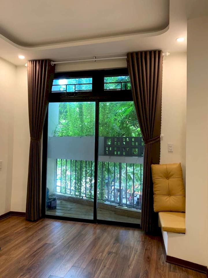 Nhà Mặt tiền Nguyễn Hoàng, 4 tầng mới đẹp, KD