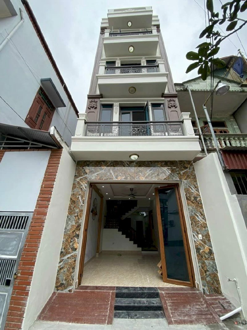 Bán nhà 4 tầng ngõ phố Vũ Hựu, ph Thanh Bình, TP HD, 62m2, mt 4.18m, hướng nam, gara