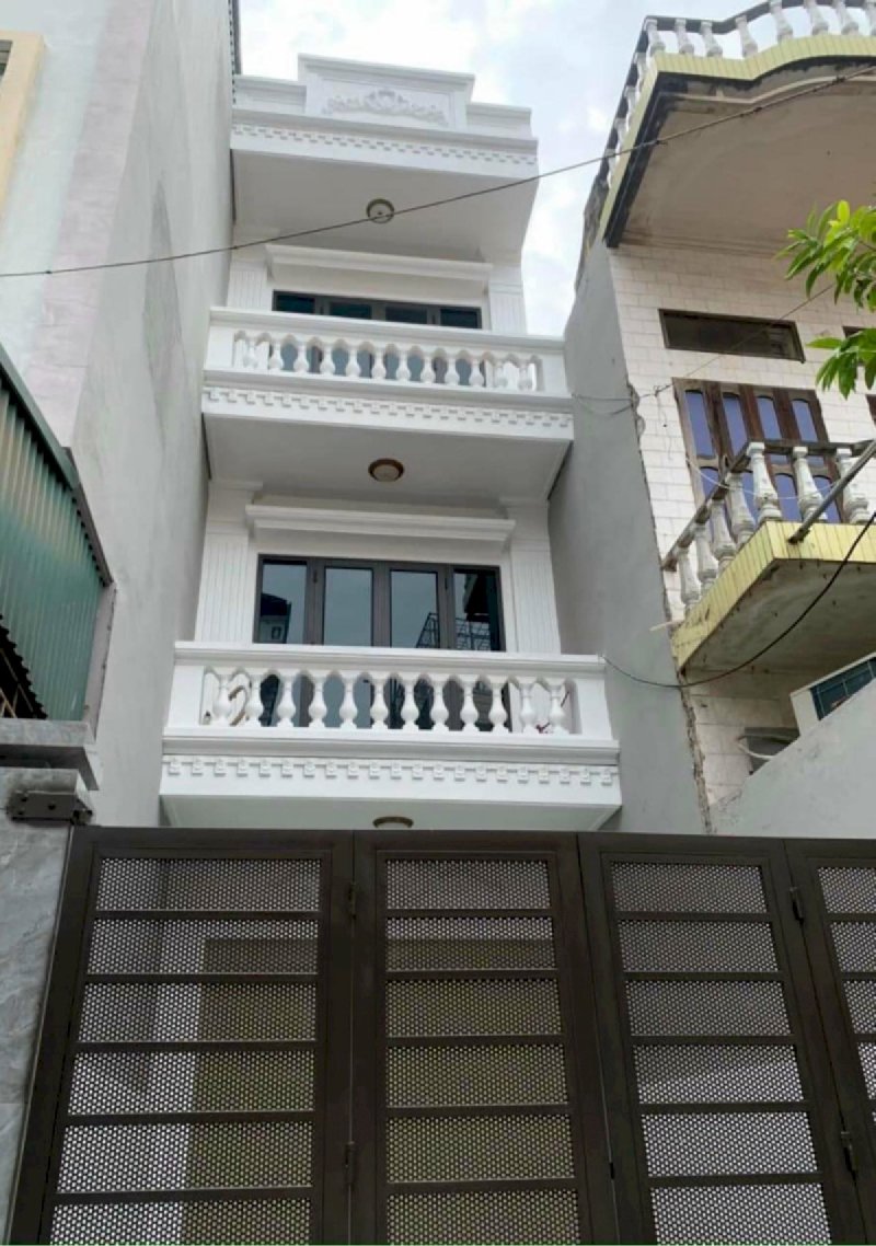 Bán nhà 3 tầng ngõ phố Nguyễn Chí Thanh, ph Tân Bình, TP HD, 81m2, 4 ngủ, sân cổng
