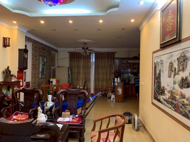 Cho thuê Biệt thự Văn khê 170 m2 , kinh doanh ngon, vỉa hè, thương lượng