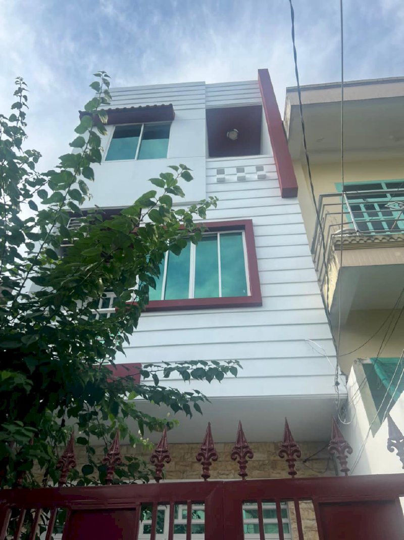 Bán nhà mới 3 tầng, góc 3 mặt tiền hẻm Nguyễn Văn Quỳ Q7, Full nội thất