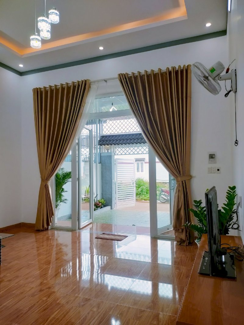 Nhà TC 5*21m, hẻm Ymoan, cách đg chính tầm 400m