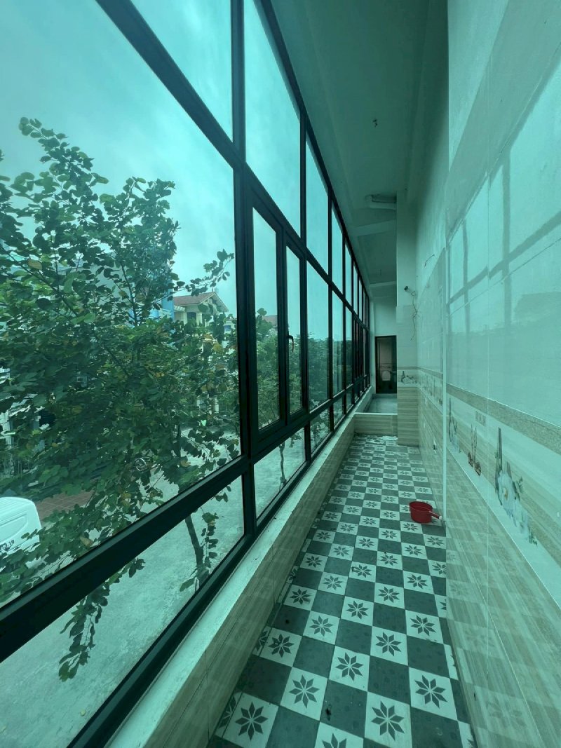 Bán nhà 5 tầng, thang máy, lô góc khu Trung Tâm Thương Mại Tiên Lữ, Hưng Yên, KD tốt