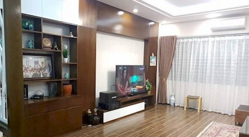 Bán nhà lô góc ở THái Thịnh DT 30m *4 tầng