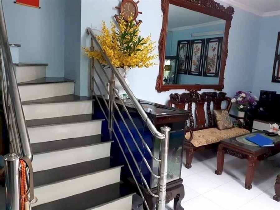 Bán nhà trung tâm quận Đống Đa. 40m - 5 tầng - 6 phòng ngủ. Giá dưới 4 tỷ. LH 0982.468.422