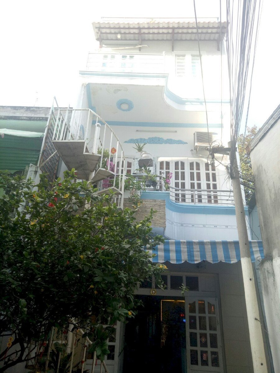 Bán nhà quận Phú Nhuận phường 7 đường Nhiêu Tứ, 42.8m2 nở hậu 2lầu SHR