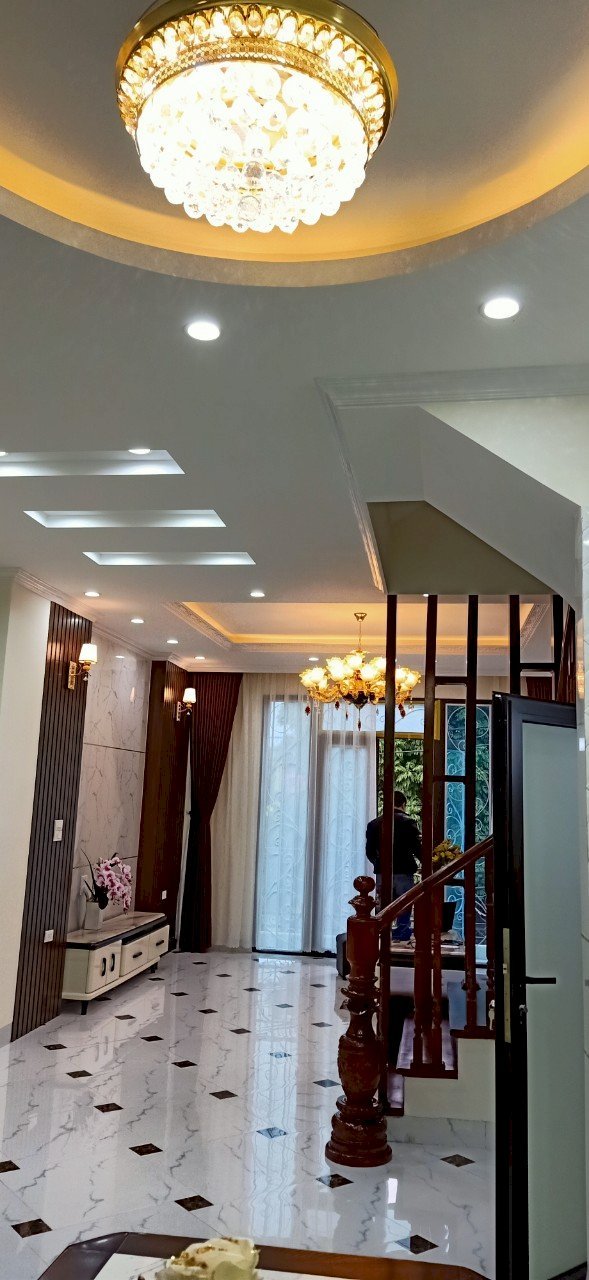 Liền kề Văn Phú 50m*5T hướng Đông Nam, đầy đủ nội thất, ô tô vào nhà, kinh doanh giá 6.7 tỷ