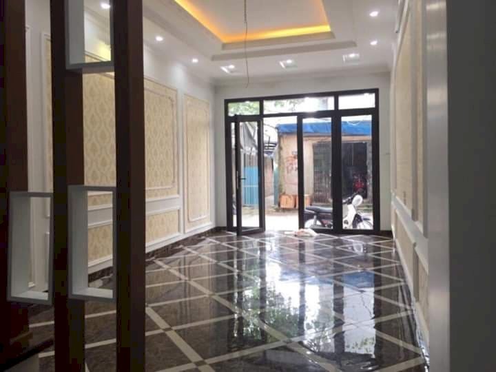 Nhà Giải Phóng lô góc, kinh doanh, ô tô, 40m2* MT 4m chỉ 2.85 tỷ. LH: 0925111278.