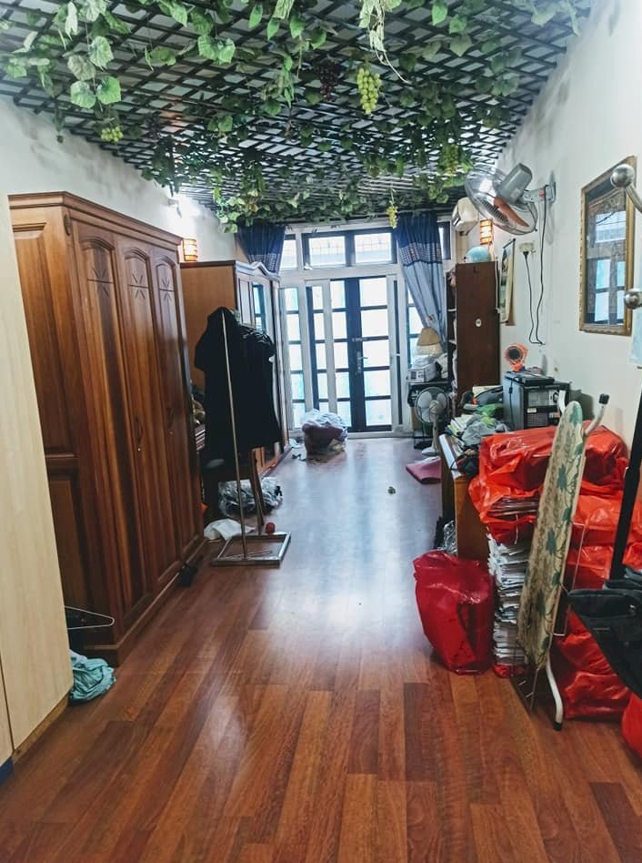 Bán nhà mặt Phố Thái Hà – Đống Đa: 30m2 x 3 tầng, mặt tiền 4.4m. Đang cho thuê 50 triệu/tháng. KD sầm uất.