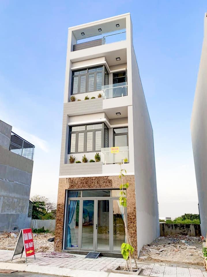 Cần bán nhà 1 trệt 3 lầu tại Phú Hồng Thịnh 10, nội thất đầy đủ, đường rộng 13m. Gía 3tỷ5
