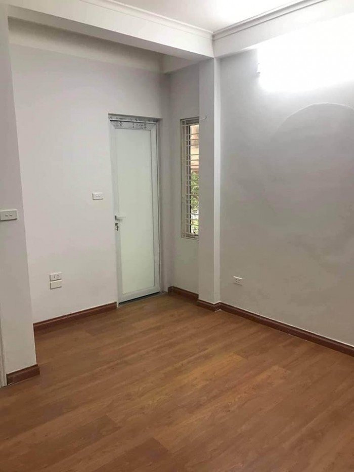 Bán nhà phố Tân Mai quận Hoàng Mai, DT30m2, 4T, MT3.8m, giá 2,6 tỷ.