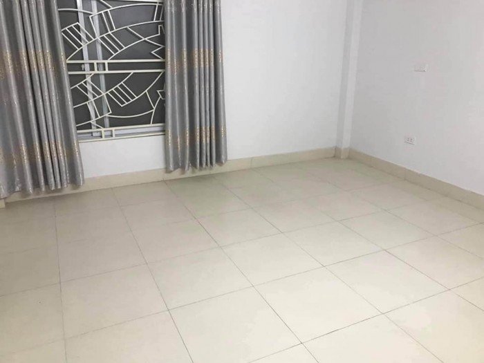 Bán nhà phố Tân Mai quận Hoàng Mai, DT30m2, 4T, MT3.8m, giá 2,6 tỷ.