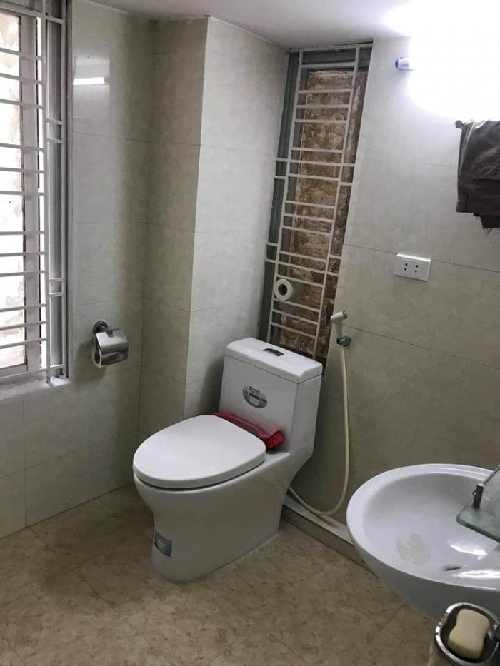 Bán nhà phố Tân Mai quận Hoàng Mai, DT30m2, 4T, MT3.8m, giá 2,6 tỷ.