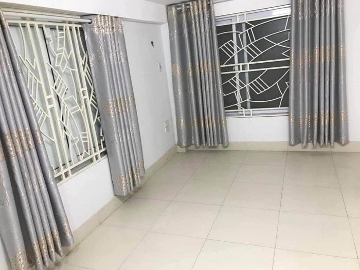 Bán nhà phố Tân Mai quận Hoàng Mai, DT30m2, 4T, MT3.8m, giá 2,6 tỷ.