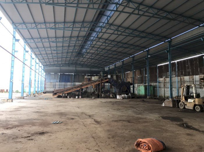 Cho thuê 2000m2 xưởng sản xuất trong khuôn viên 5000m2 Biên Hòa