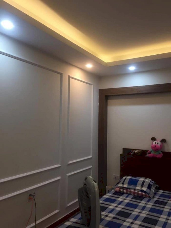 Bán nhà Chu Huy Mân 30m2, 5 tầng, mặt tiền 5 2.6 tỷ Long Biên TH KS1