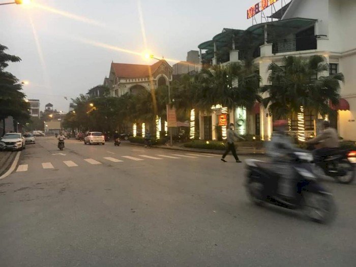 Bán nhà phố Hoàng Như Tiếp 54m2, 3 tầng, mặt tiền 4.5m, giá 4.7 tỷ