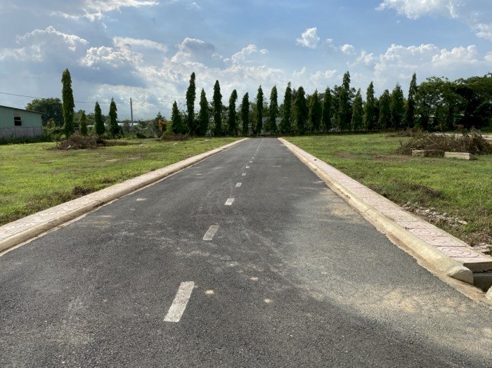 Cần bán gấp lô đất sổ hồng riêng.gần chợ Tân Biên. 480tr/100m2. Sag tên ngay.