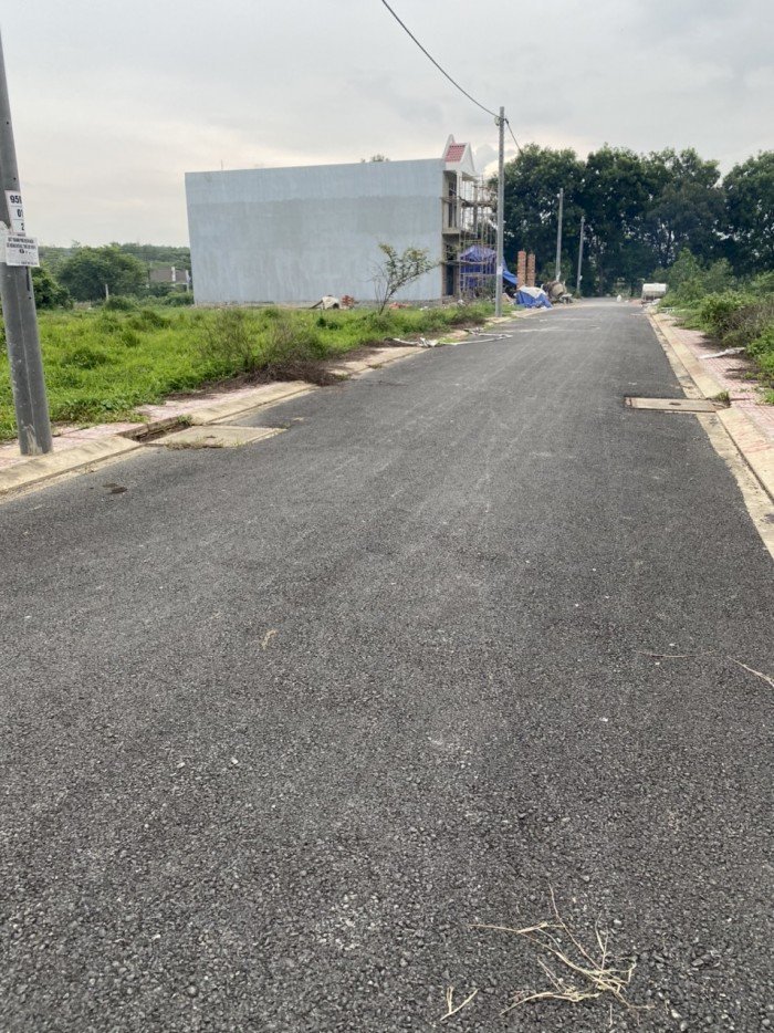 Cần bán gấp lô đất sổ hồng riêng.gần chợ Tân Biên. 480tr/100m2. Sag tên ngay.