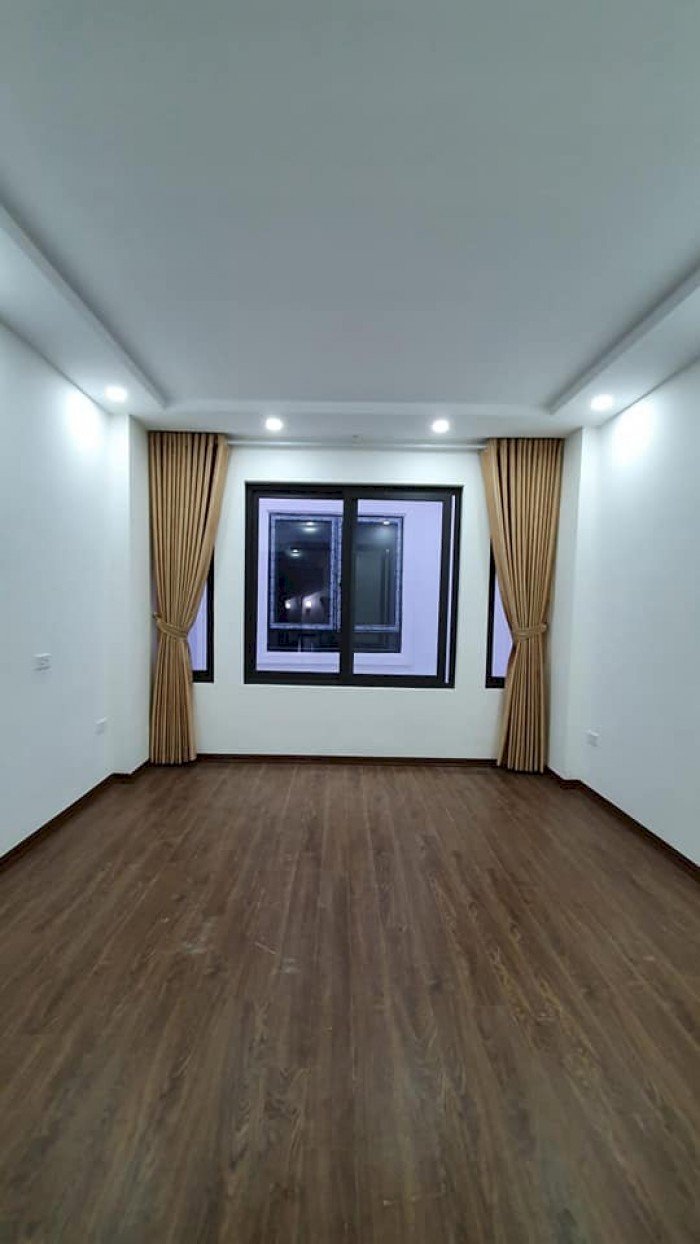 3.2 Tỷ Có Ngay Nhà Võ Chí Công 30m2 X 5 Tầng