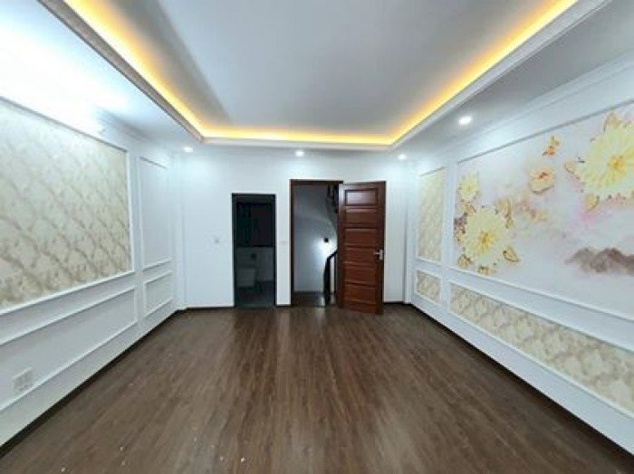 Bán nhà xây mới Cầu Lủ- Kim Giang, sân để xe rộng, gần chợ, 45m2* 5T, giá 3.1