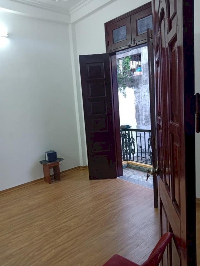 Bán nhà 5 tầng Đường Láng 3 tỷ, 3 gác đỗ cửa, mt rộng, ngõ thông