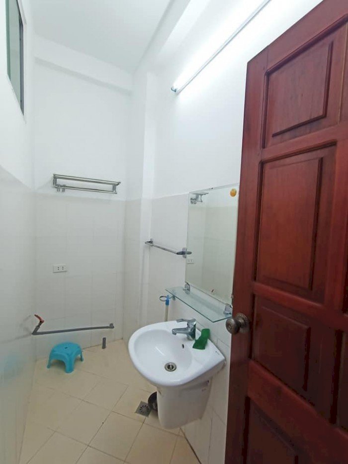 [ HIẾM ] : Bán nhà 5T 30m2 phố Nguyễn Chí Thanh, 40m ra MP, lô VIP giá 3.7 tỷ