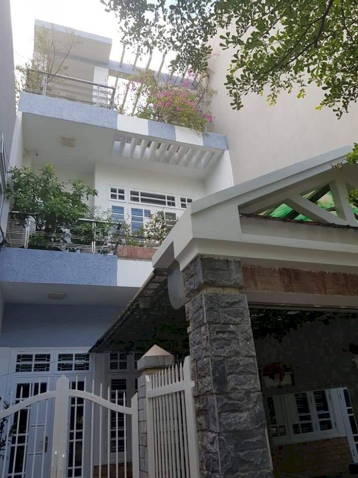 Cho thuê nhà sân vườn 3 tầng 4PN uận Sơn Trà Đà Nẵng