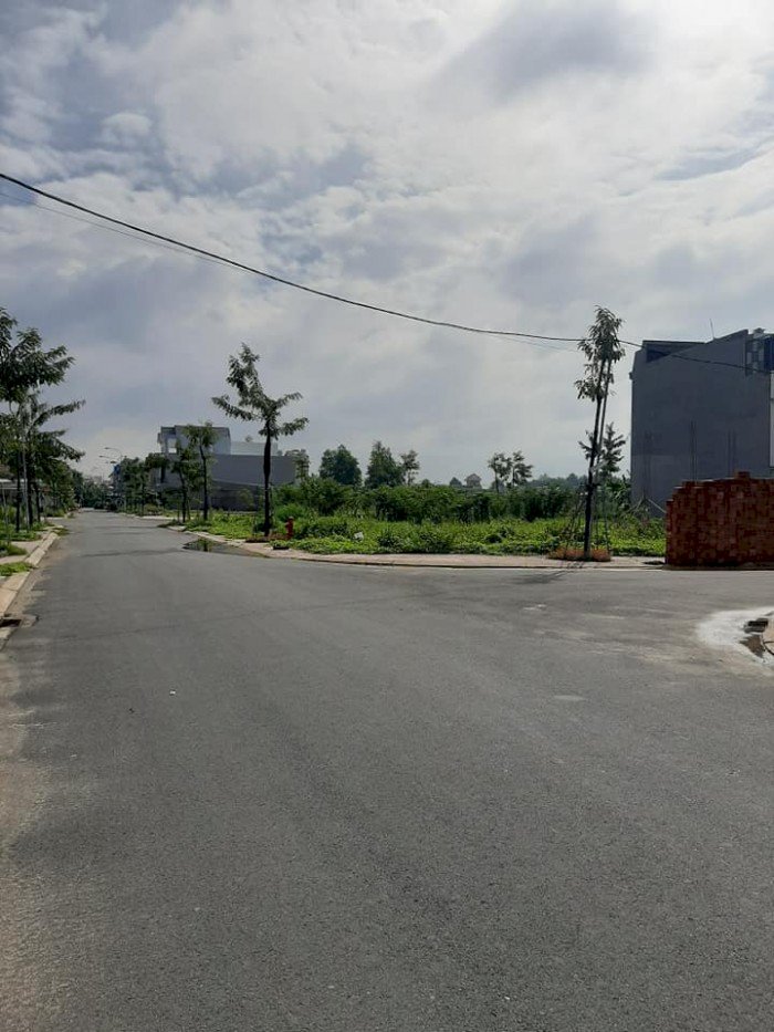 Bán nhanh lô đất MT đường Nguyễn Thị Tồn, giá 2,8 tỷ, bao hết phí, SHR, thổ c