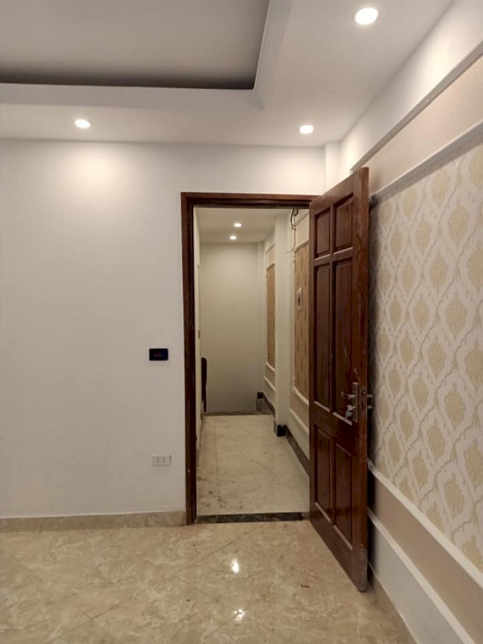 Bán nhà đẹp 73 Hoàng Ngân, 31m2*5 tầng, ngõ rộng thoáng, cách ô tô đỗ 50m. gi