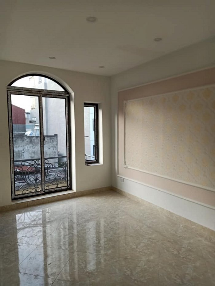 Bán nhà đẹp 73 Hoàng Ngân, 31m2*5 tầng, ngõ rộng thoáng, cách ô tô đỗ 50m. gi