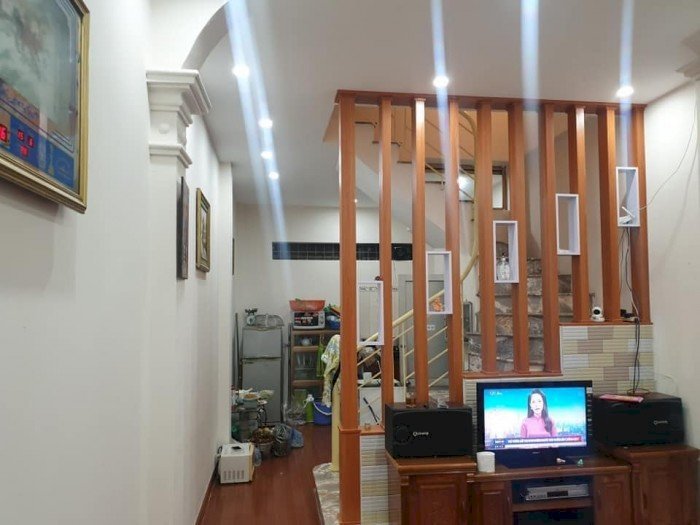 Bán nhà Lâm Du 34m2, 3 T, mặt tiền 3.6 m, giá 3 tỷ Long Biên 3