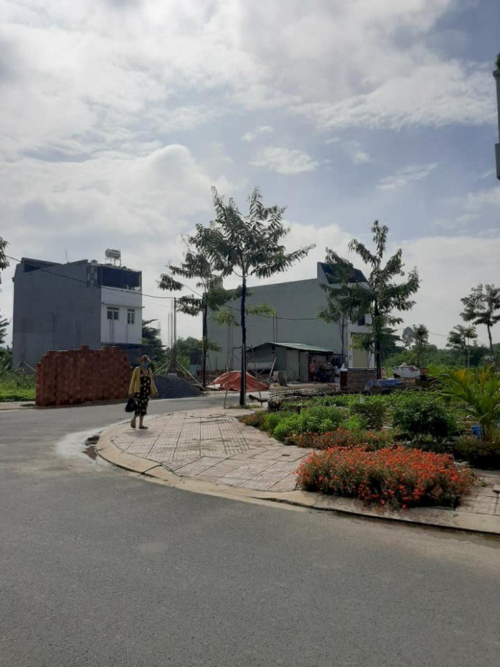Bán đất mặt tiền đường Nguyễn Thị Tồn, ngay cổng sau công ty Pouchen