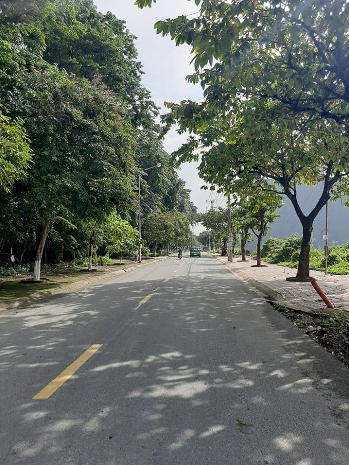 Bán đất mặt tiền đường Nguyễn Thị Tồn, ngay cổng sau công ty Pouchen