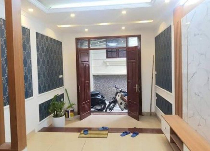 Nhà đẹp 35m2* 5T, phố Láng Hạ, ngõ thông kinh doanh nhỏ, giá 4.2 tỷ