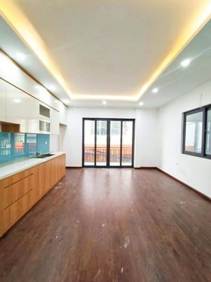 Nhà mới tinh 45m2* 5T, gần mặt phố Định Công, ngõ thông, giá 3.1 tỷ.