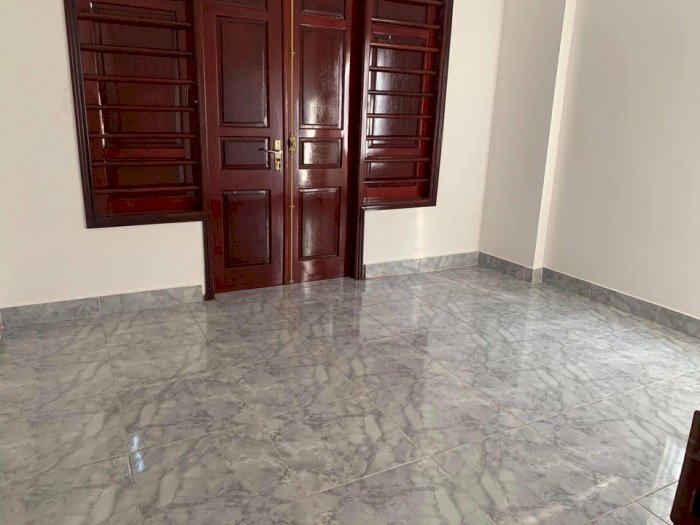 Bán gấp nhà 3 tầng ngay mặt phố Bình Lộc kinh doanh tốt chỉ 2,6 tỷ