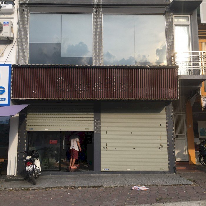 Cho thuê nhà mặt Phố Nguyễn Chí Thanh, MT 7.5m, 4 tầng