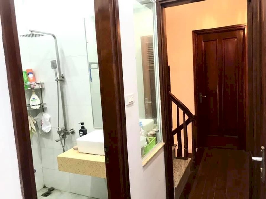 Nhà 5 Tầng, 3 Ngủ, 32m2. Hoàng Ngân, Thanh xuân. Lô Góc, 2 Thoáng. Ô Tô Con Vào. Nội Thất Đẹp.