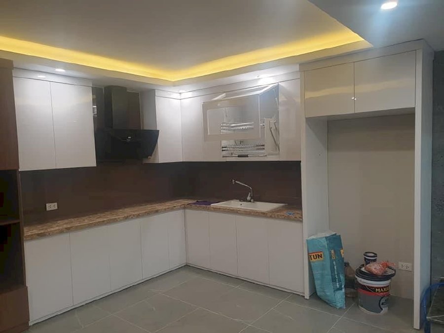 Bán gấp nhà Phân lô Nguyễn Văn Cừ 53m x 5T, giá 6.9 tỷ, có Gara ô tô.