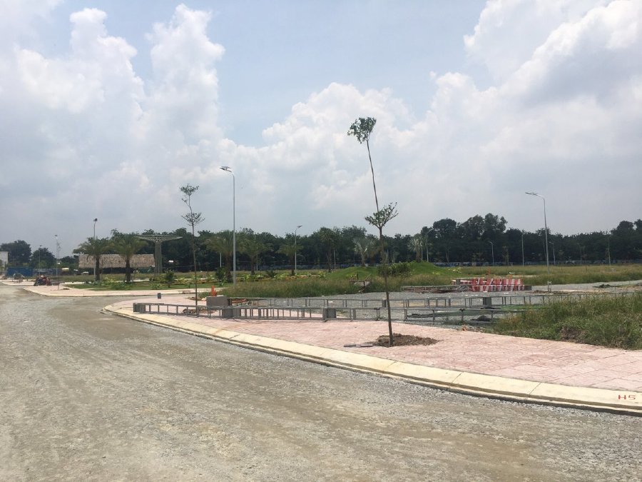 Bán đất sổ riêng phường Chánh Phú Hòa ngay mặt tiền đường DT741 DT 65m2 giá chỉ 700 triệu.