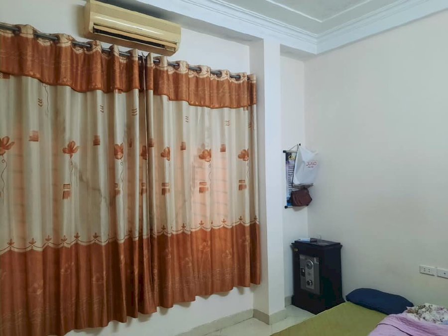 Bán nhà riêng tại phố Đức Giang, Long Biên, Hà Nội. DT 35m2, KD tốt.