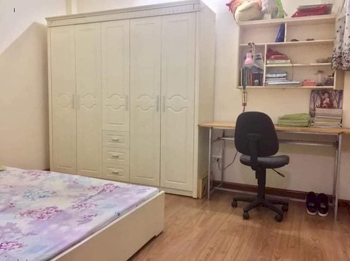 Bán gấp nhà Thổ Quan 42M, 3T, MT4,5, 3,15Tỷ, ngõ 3 gác.